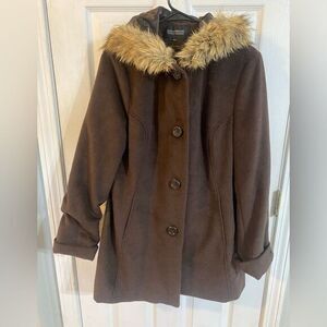 Donnybrook woman’s long brown winter coat size XLP‎